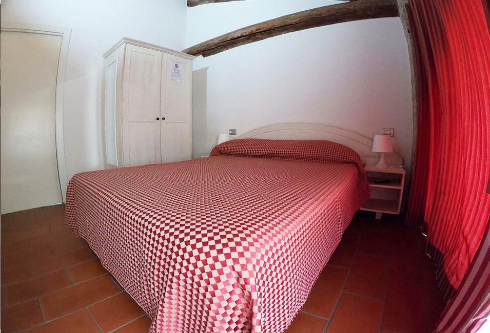 budget-double-room-blue-garibaldi-soragna (9)